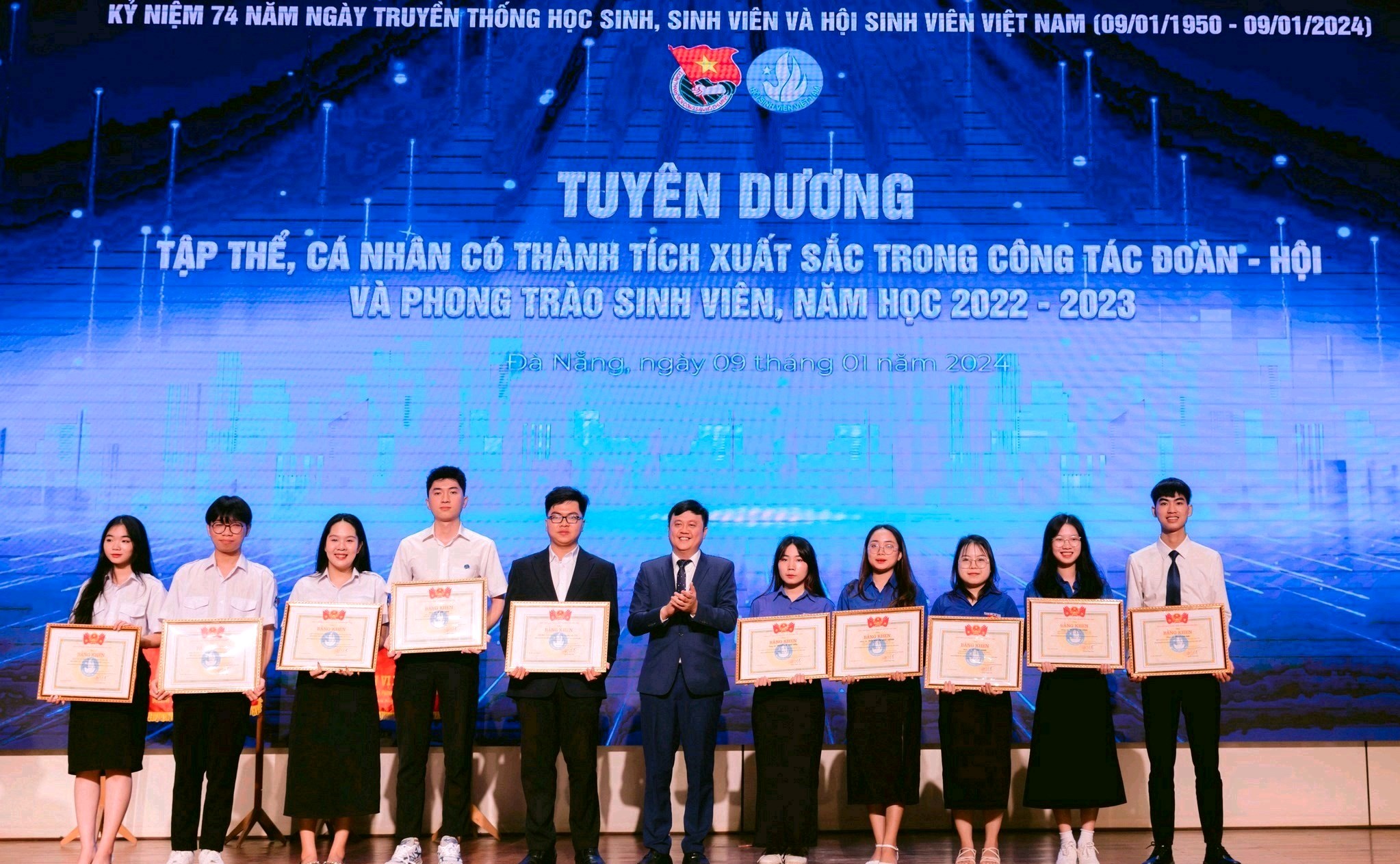 Sinh viên LHSS được tuyên dương trong ngày truyền thống Học sinh - Sinh viên và Hội Sinh viên Việt Nam